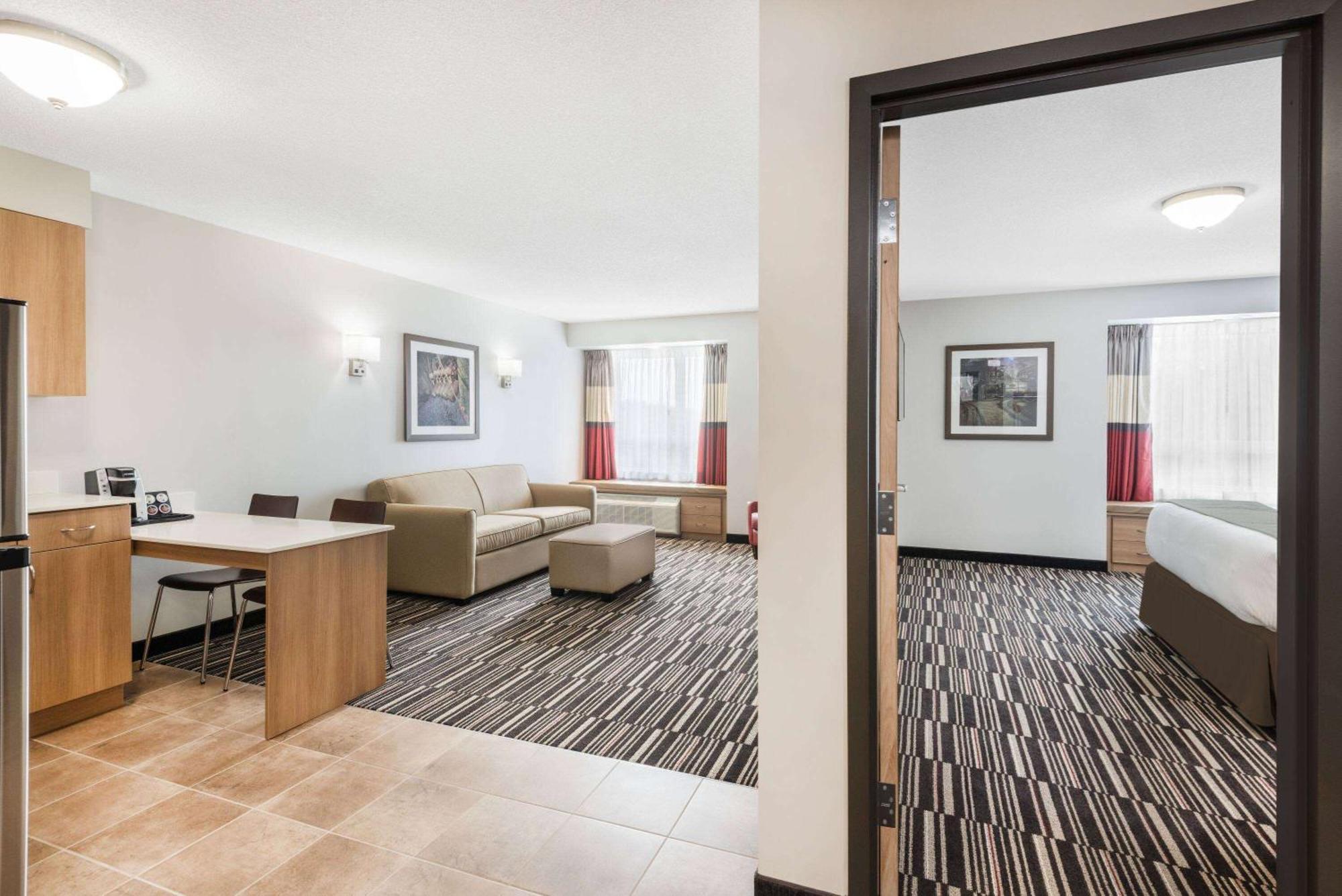 Microtel Inn & Suites By Wyndham Sudbury Buitenkant foto