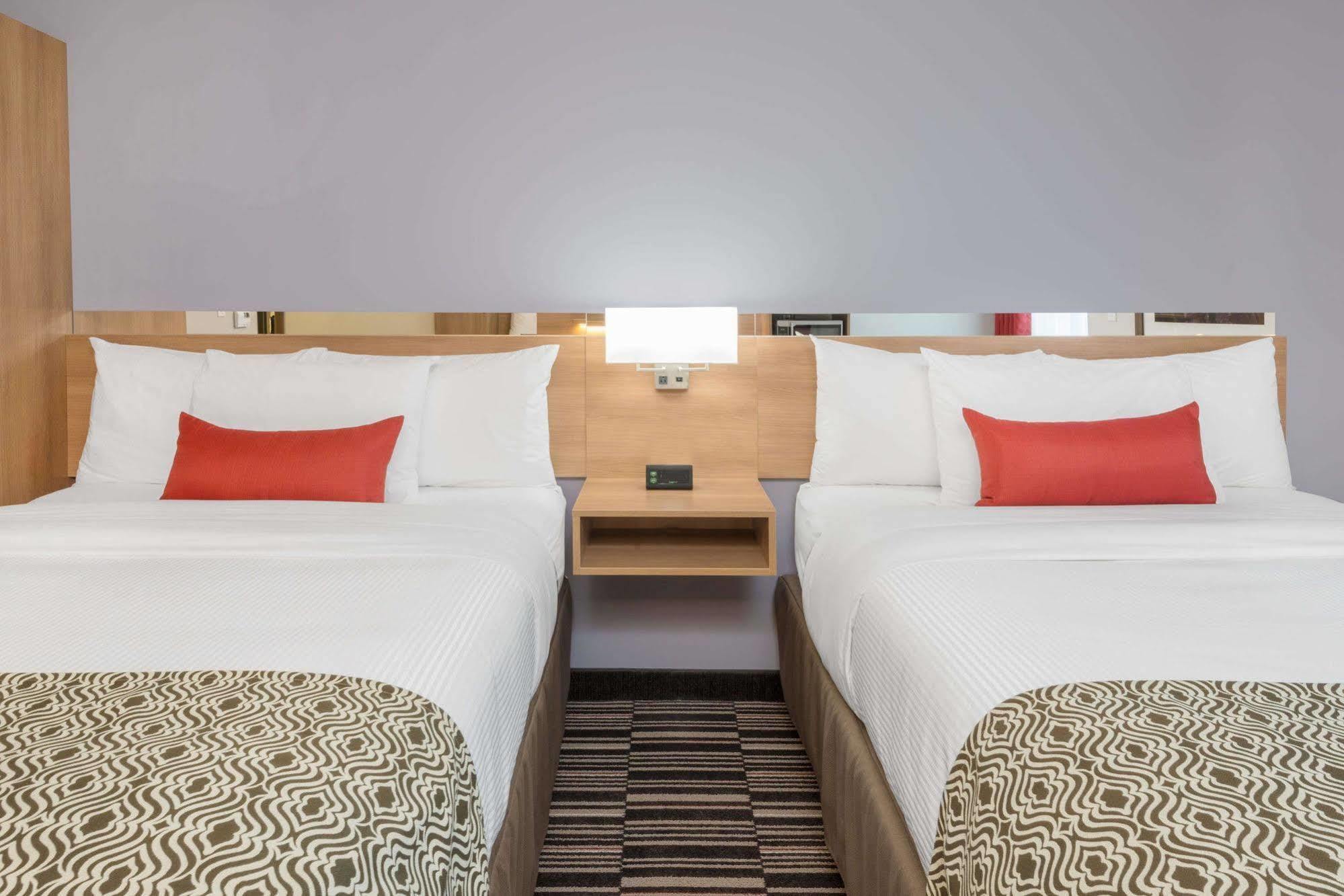 Microtel Inn & Suites By Wyndham Sudbury Buitenkant foto