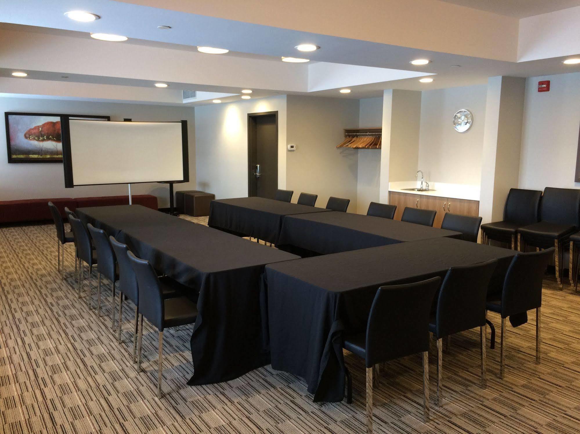 Microtel Inn & Suites By Wyndham Sudbury Buitenkant foto