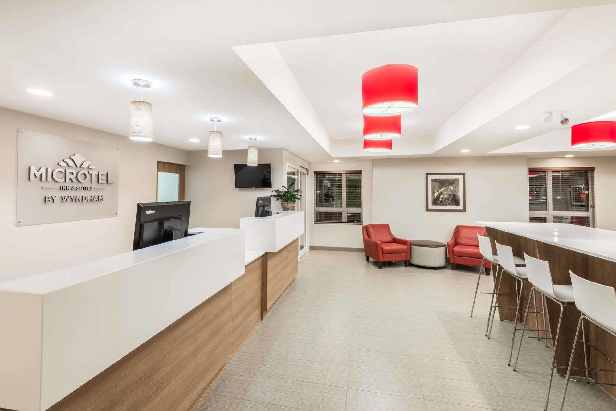 Microtel Inn & Suites By Wyndham Sudbury Buitenkant foto