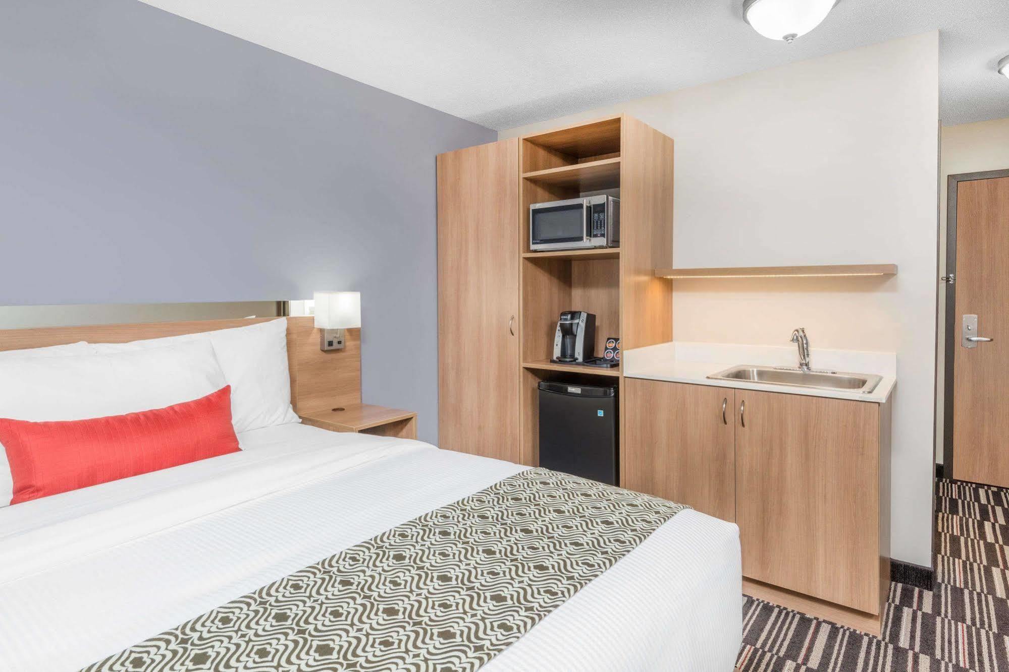 Microtel Inn & Suites By Wyndham Sudbury Buitenkant foto
